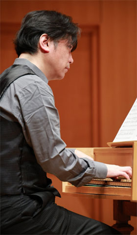 ���� ���Y