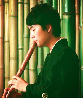 ���� ���R